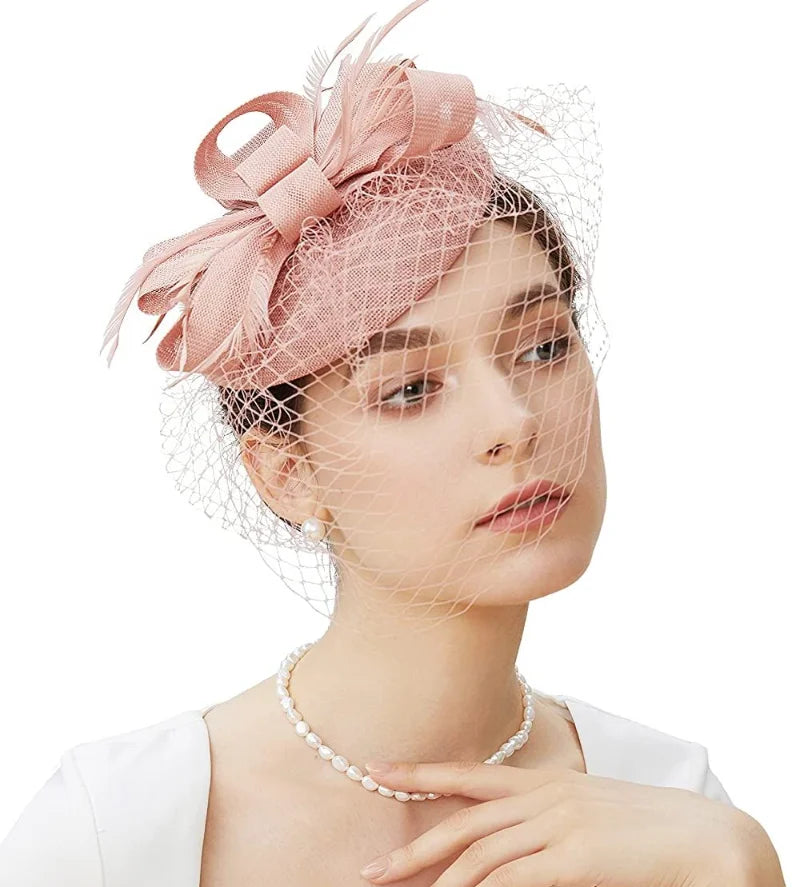 Chapeau pillbox avec voile