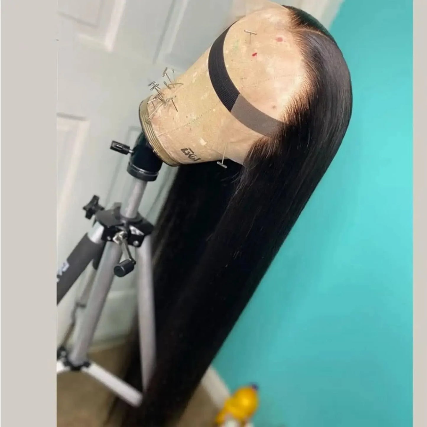 13x4 Lace Front Wigs - Perruques Lisses en Fibres Synthétiques de Haute Qualité.