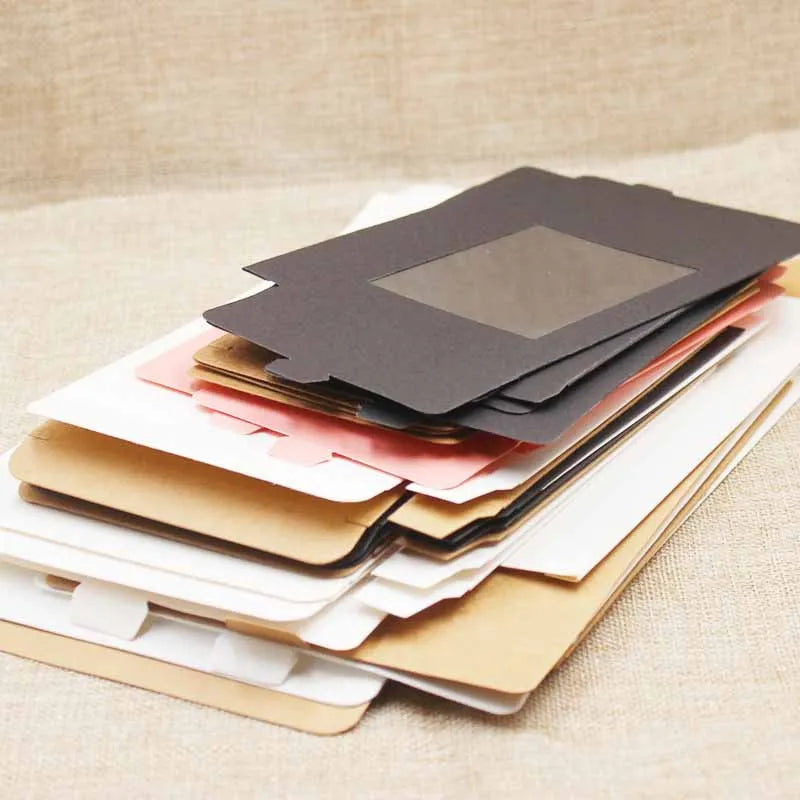 Lot de 10 boîtes en papier kraft vintage.