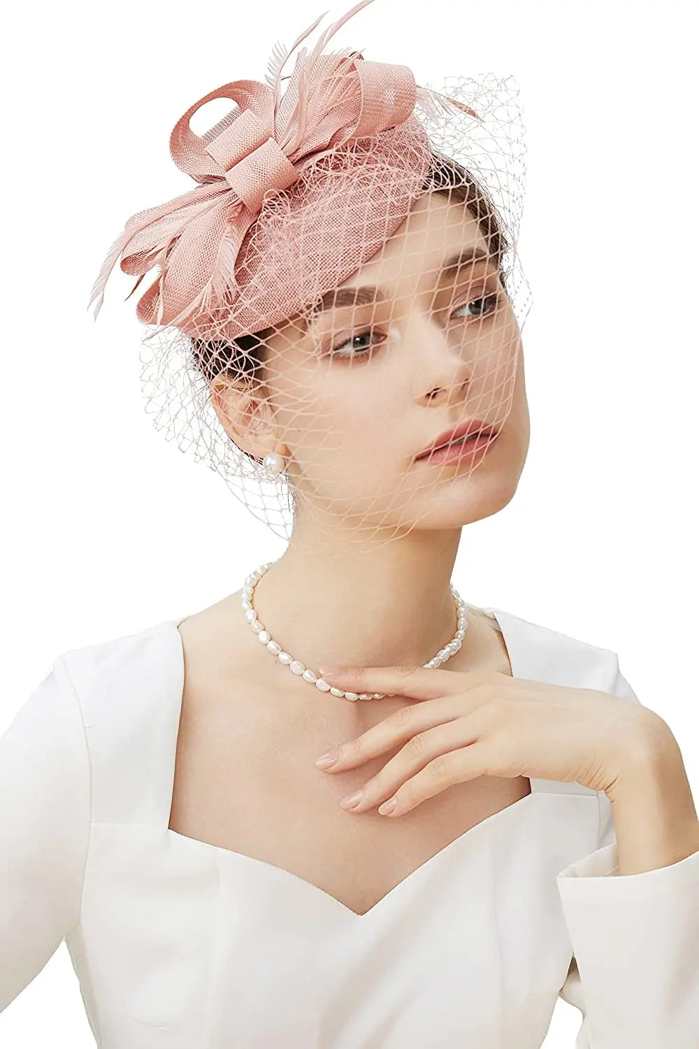 Chapeau pillbox avec voile