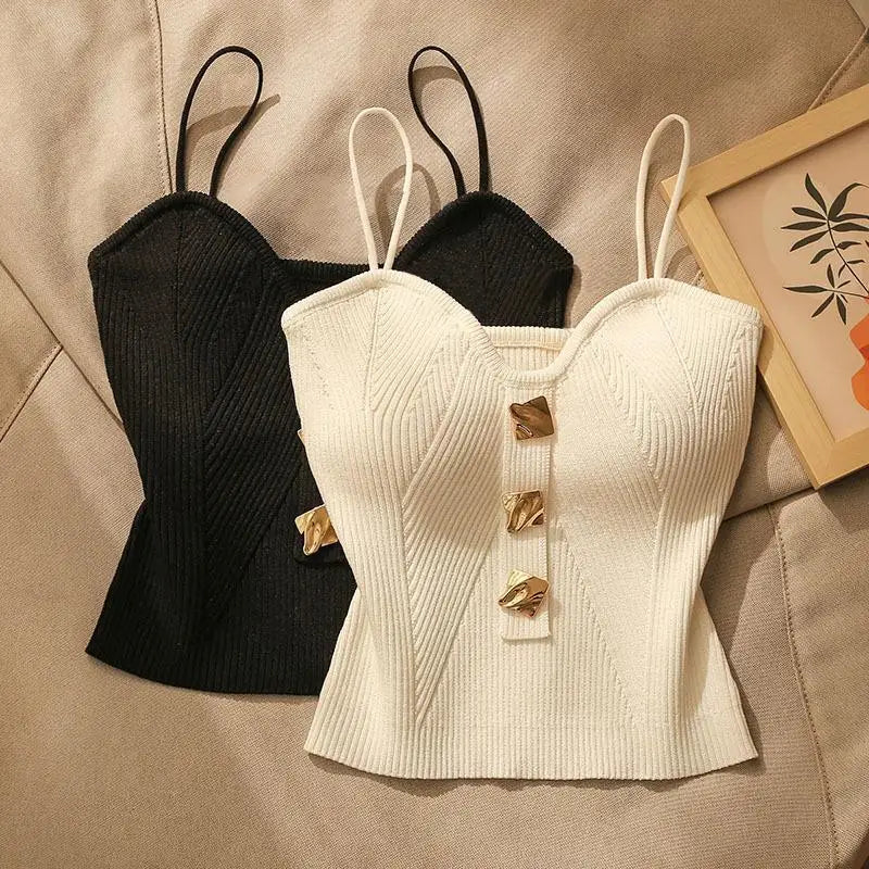 Débardeur tricoté pour femme.