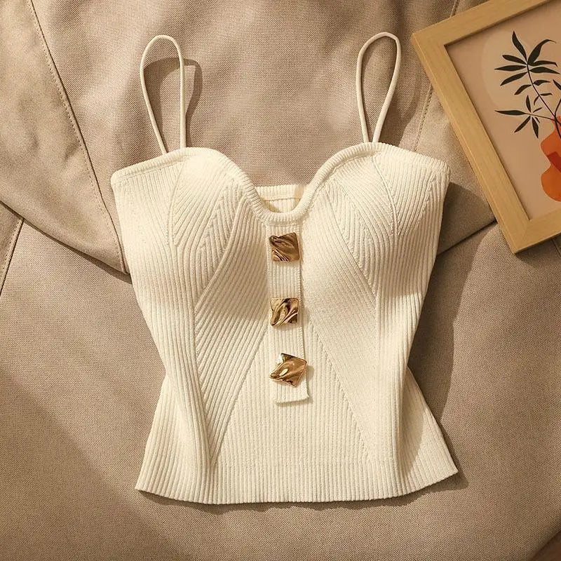 Débardeur tricoté pour femme.