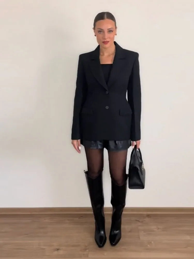 Blazer élégant pour femmes : coupe slim avec épaulettes