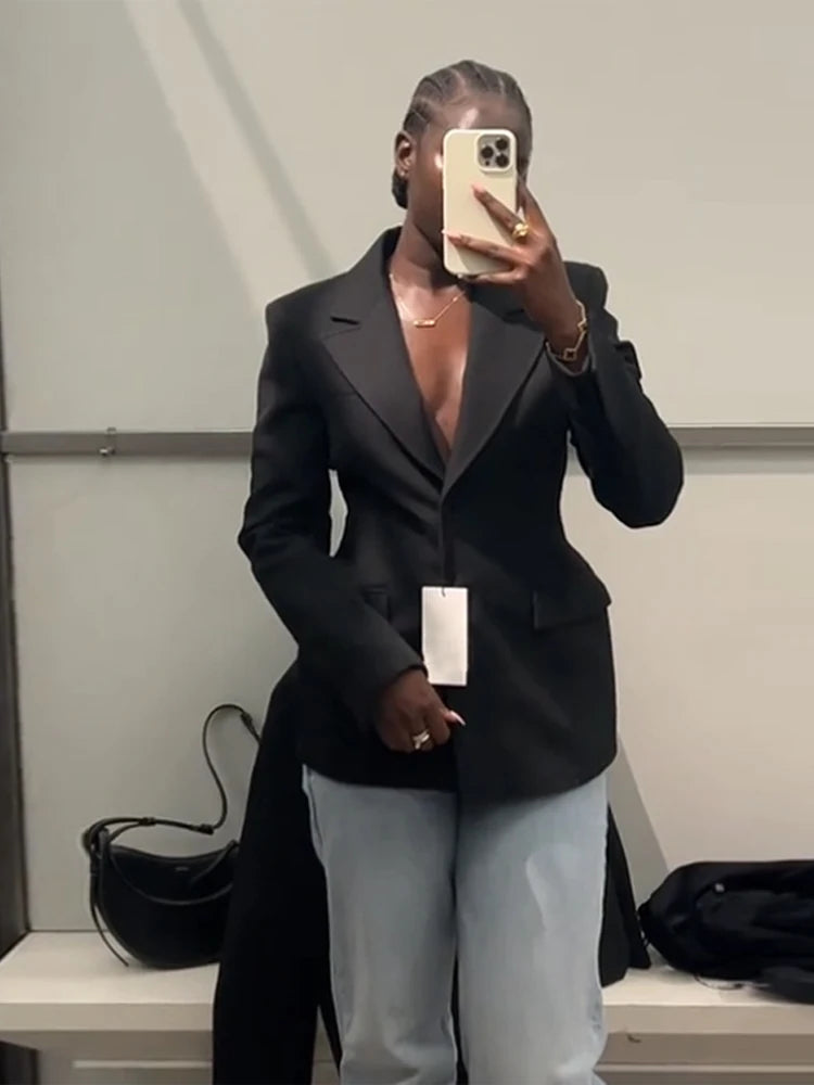 Blazer élégant pour femmes : coupe slim avec épaulettes