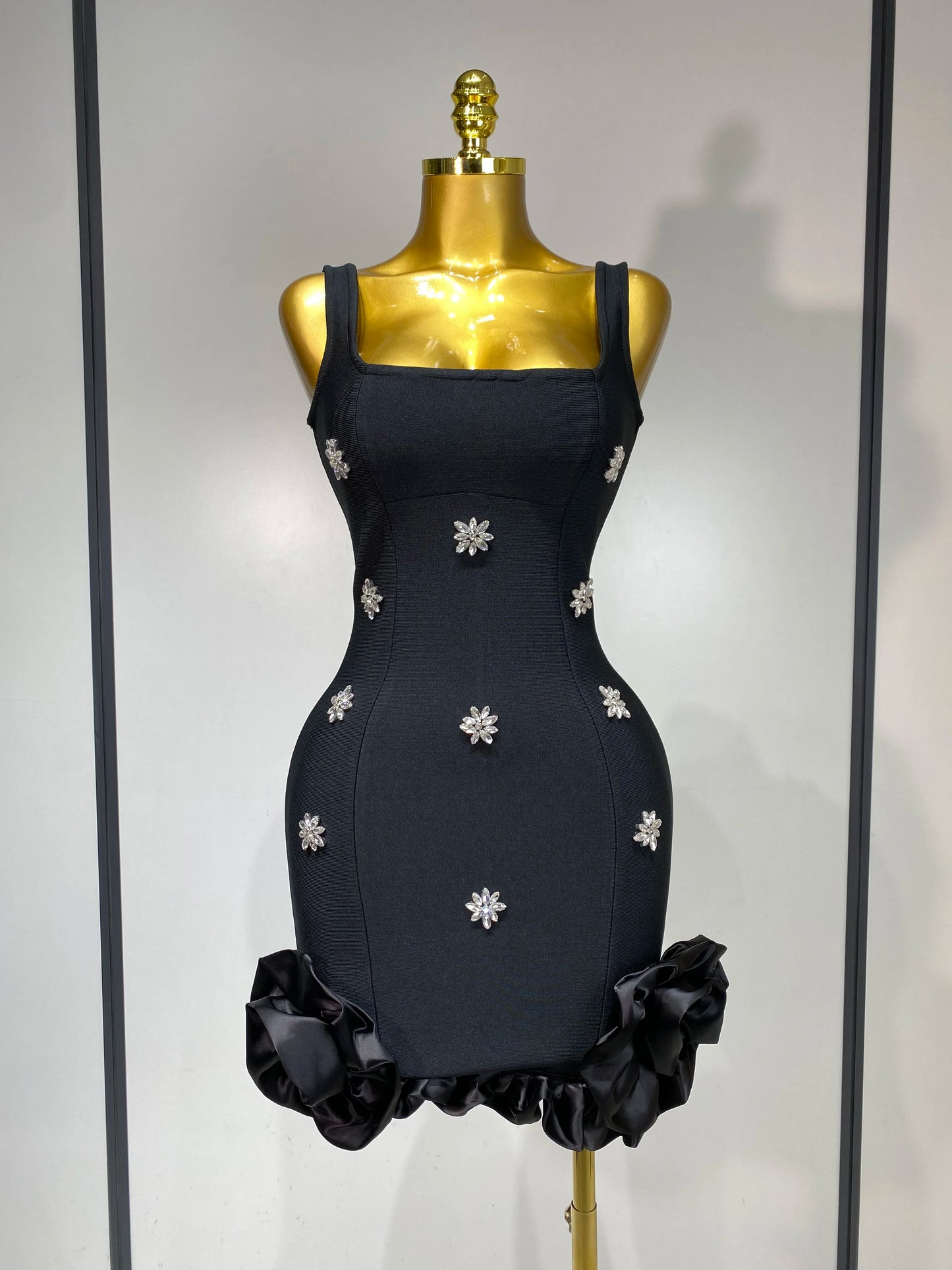 Robe moulante sexy à col carré et strass scintillants