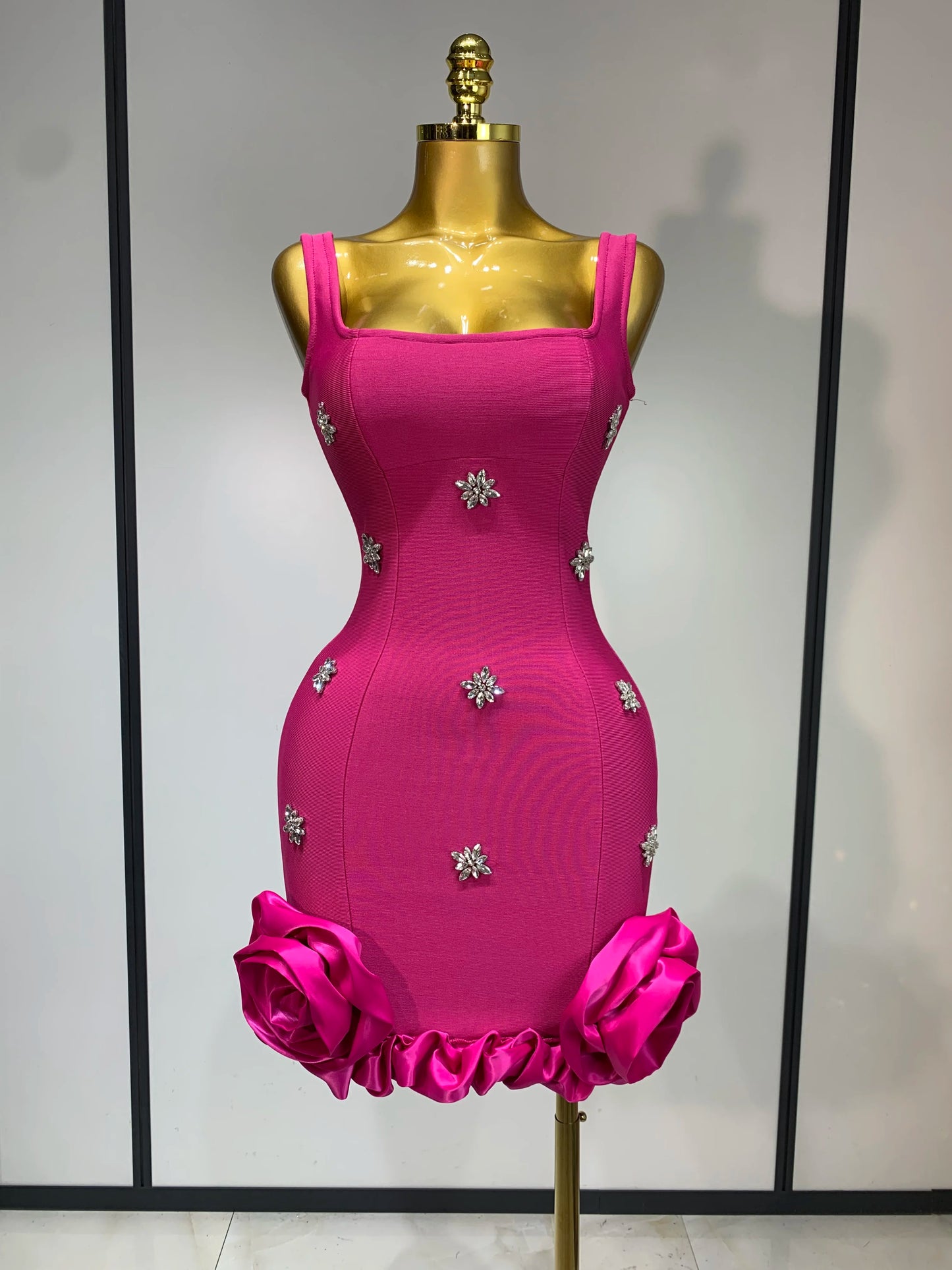 Robe moulante sexy à col carré et strass scintillants