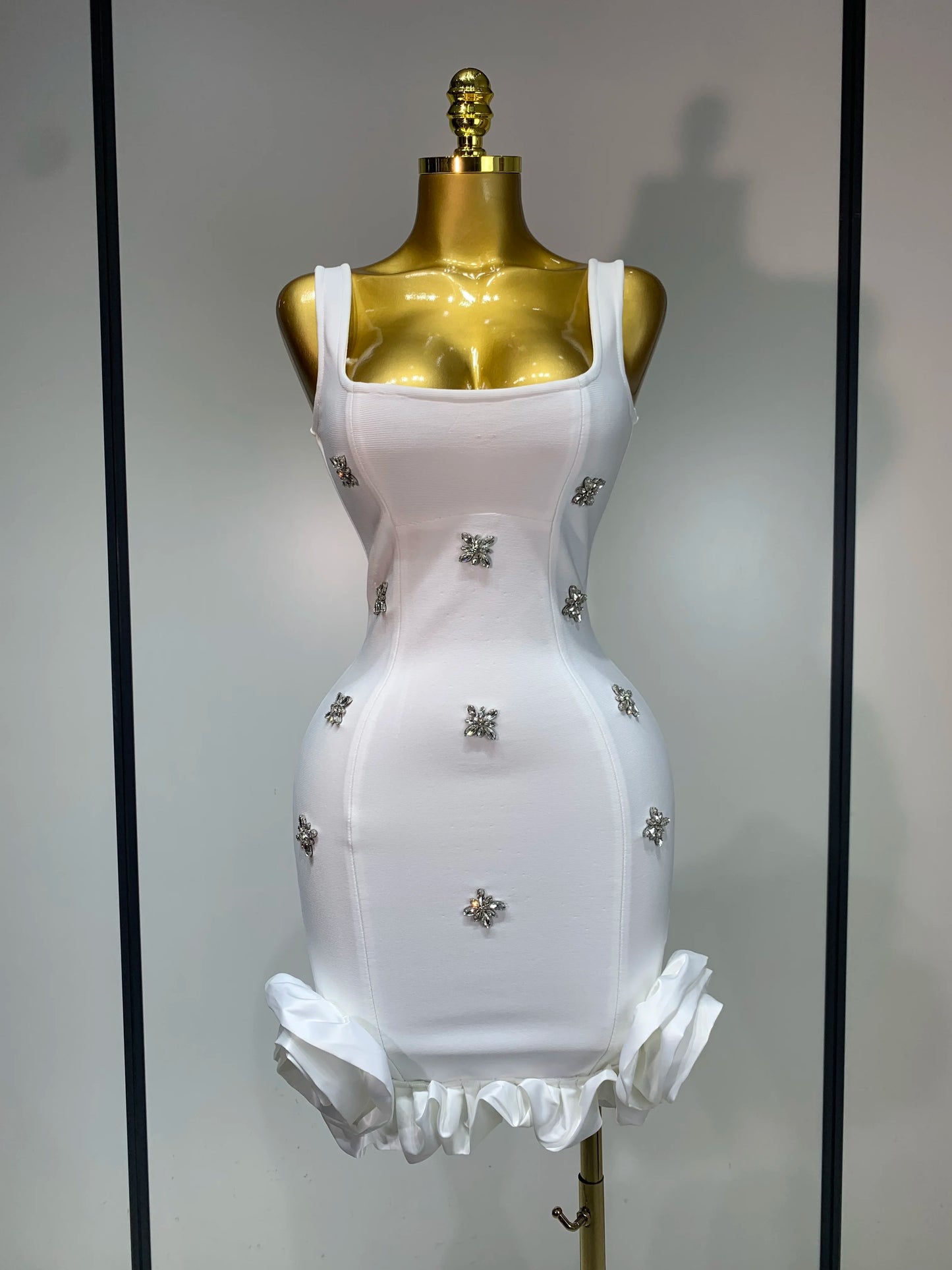 Robe moulante sexy à col carré et strass scintillants