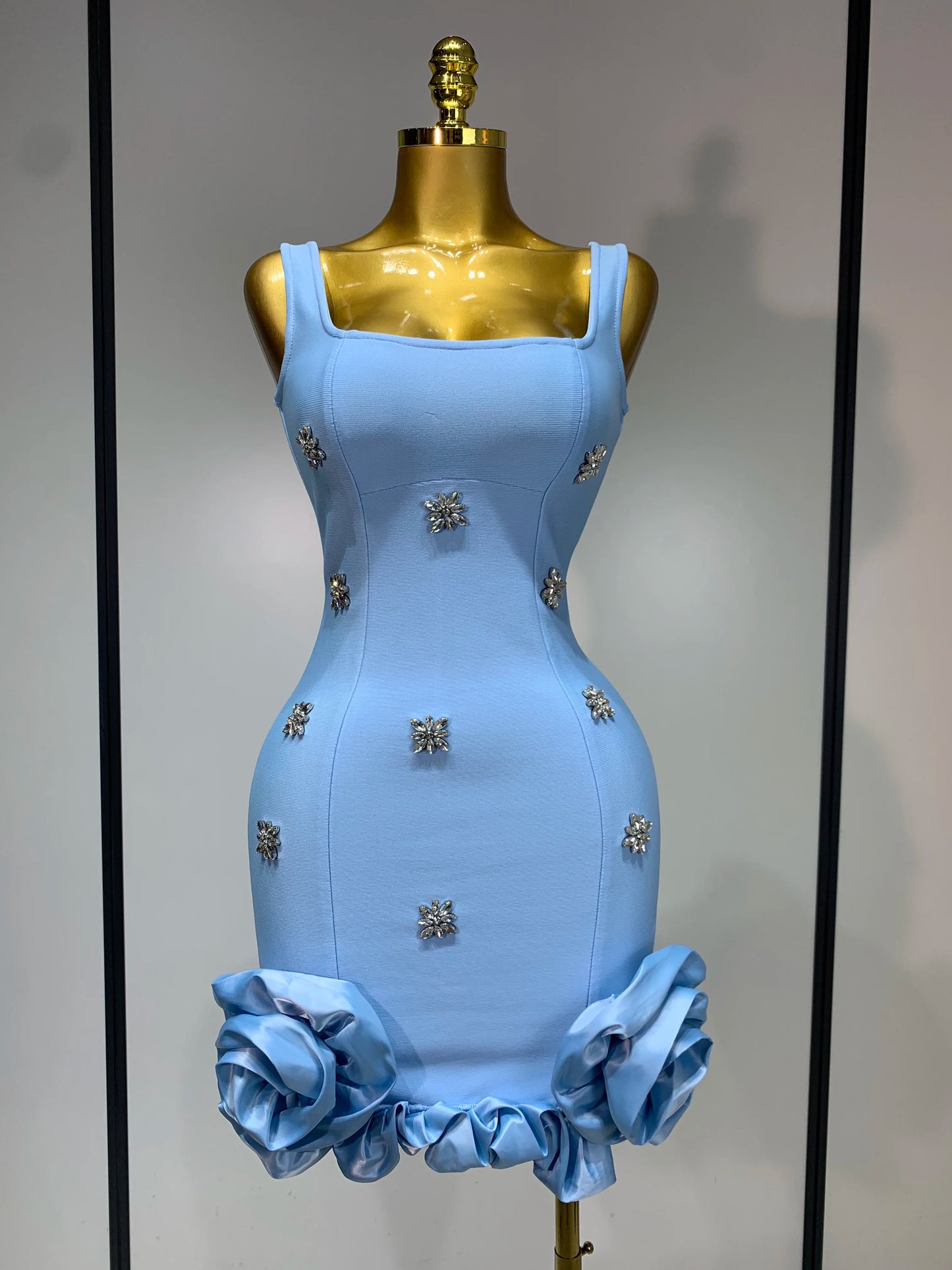 Robe moulante sexy à col carré et strass scintillants