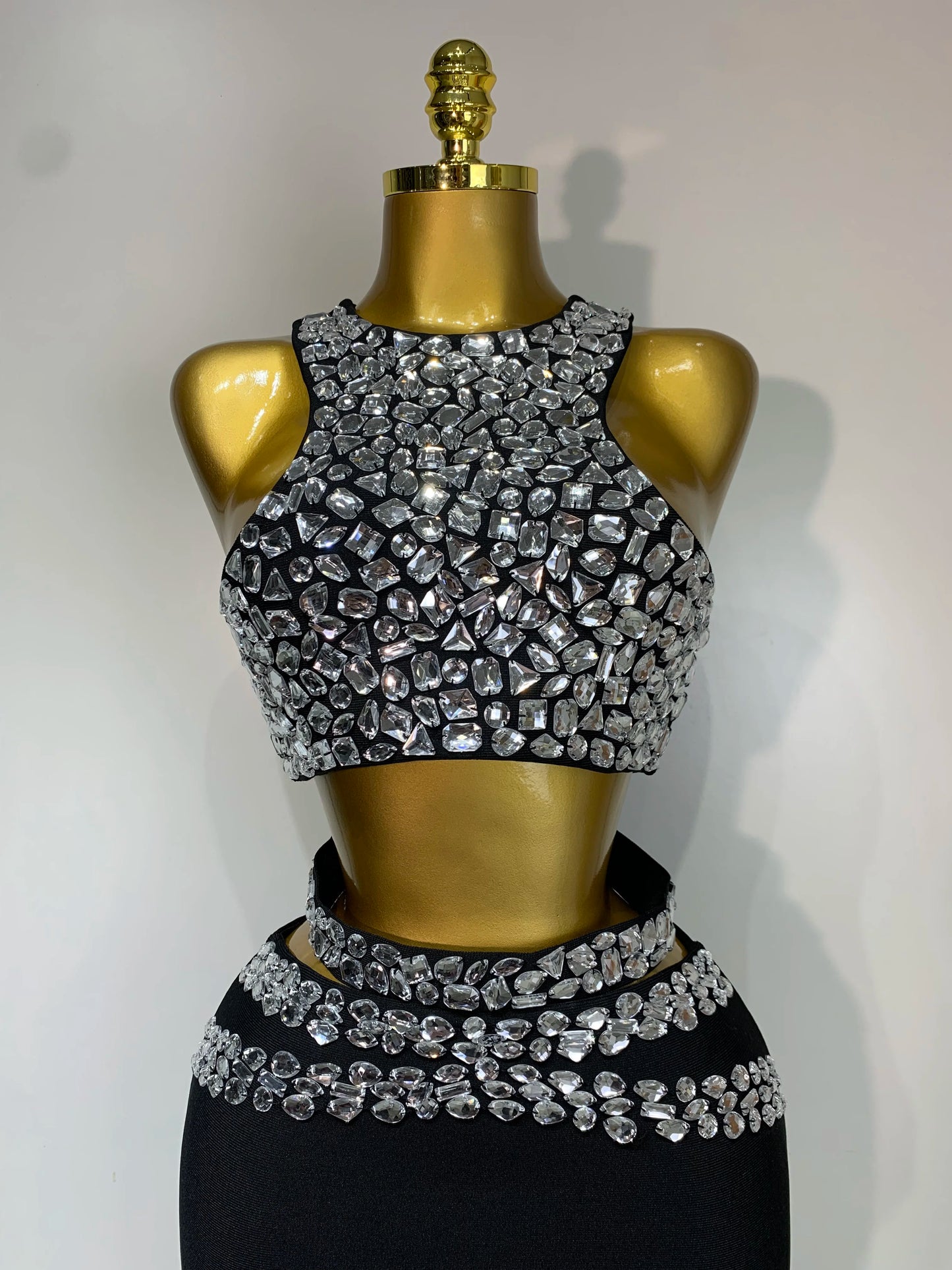 Robe longue moulante à cristaux scintillants