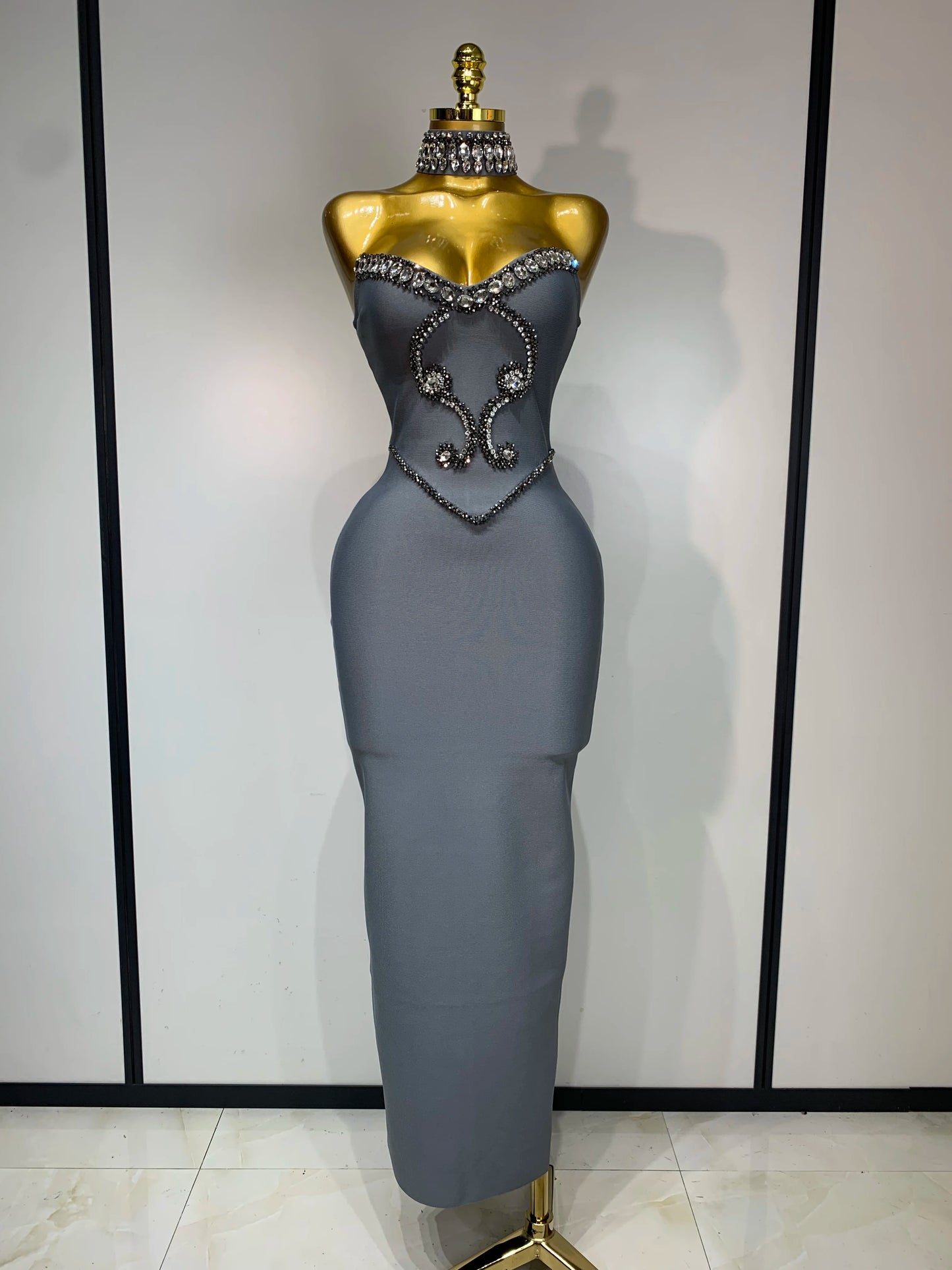 Robe longue moulante sans bretelles