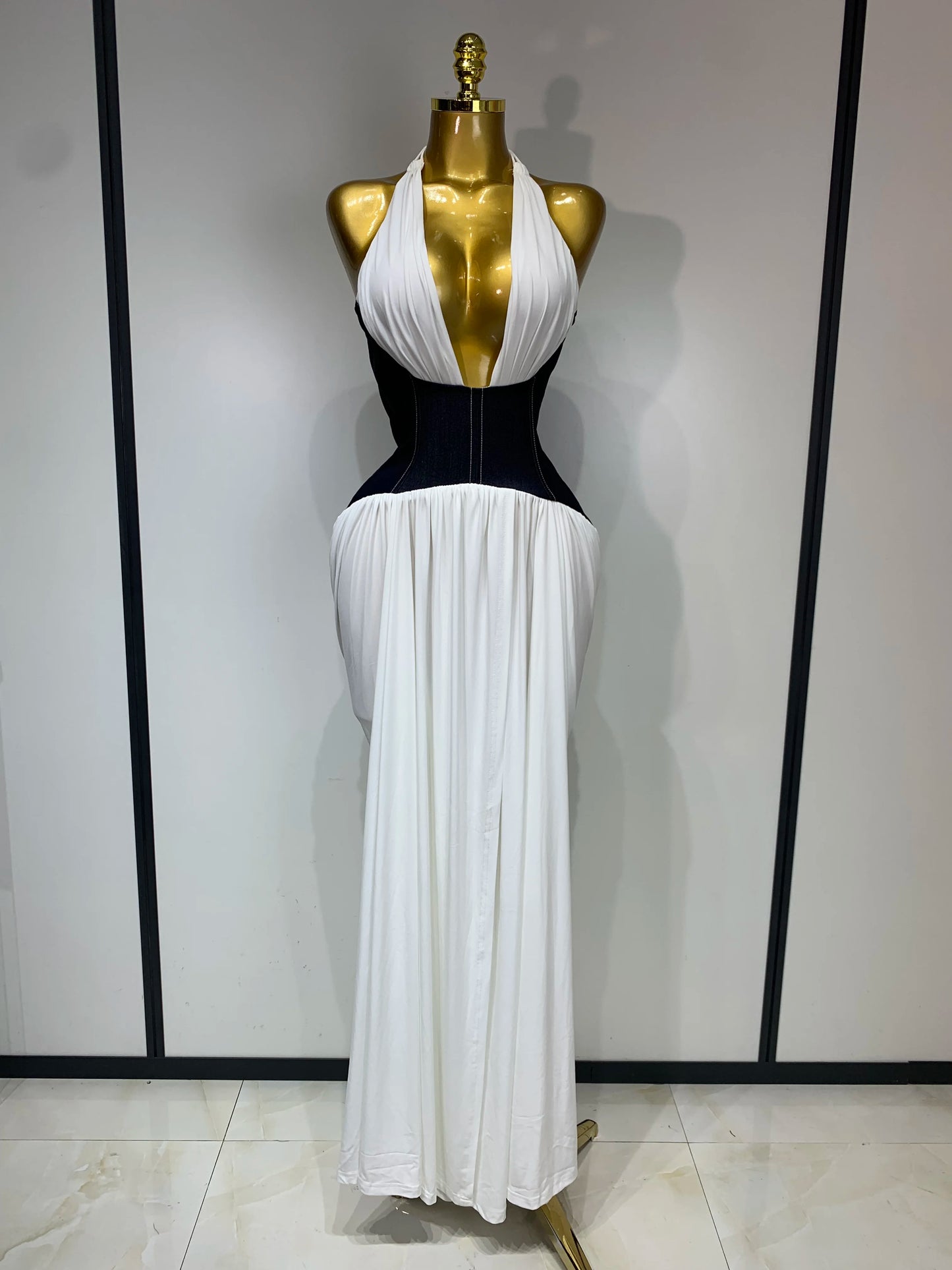 Robe longue sexy dos nu avec fente sur le devant
