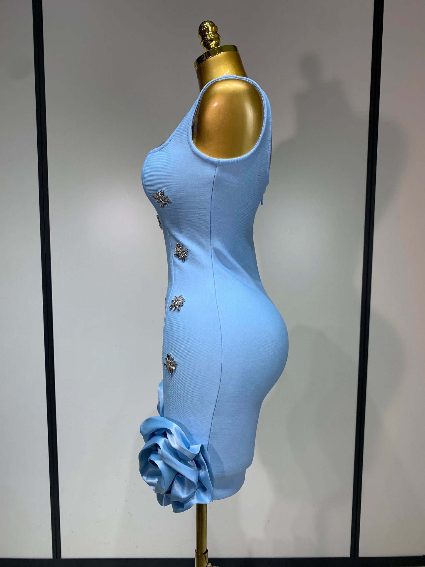 Robe moulante sexy à col carré et strass scintillants