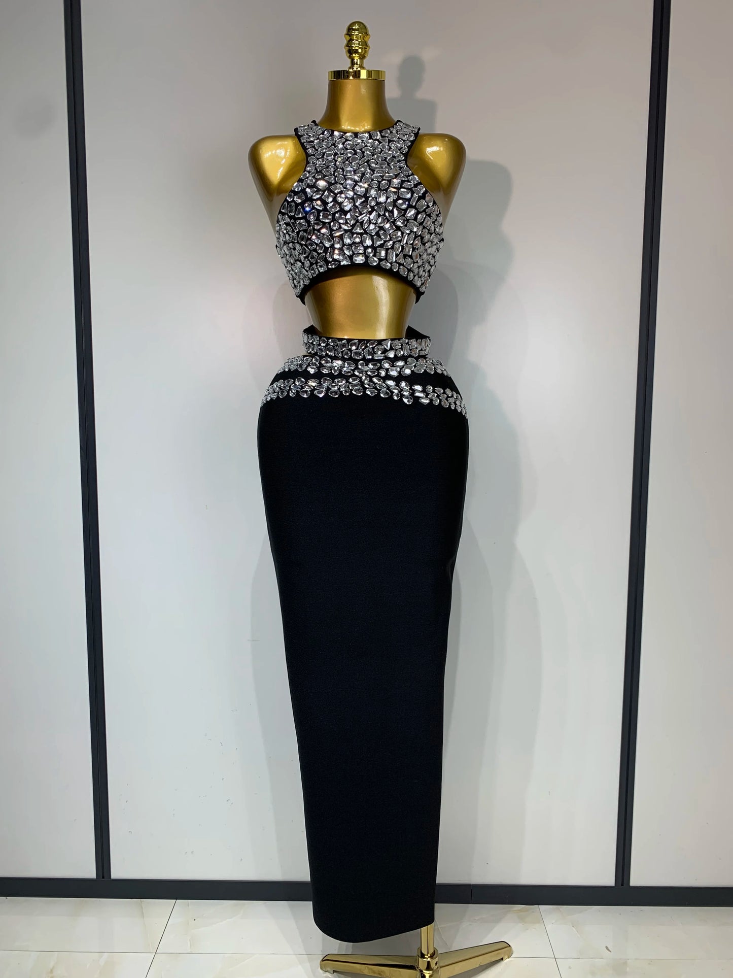 Robe longue moulante à cristaux scintillants