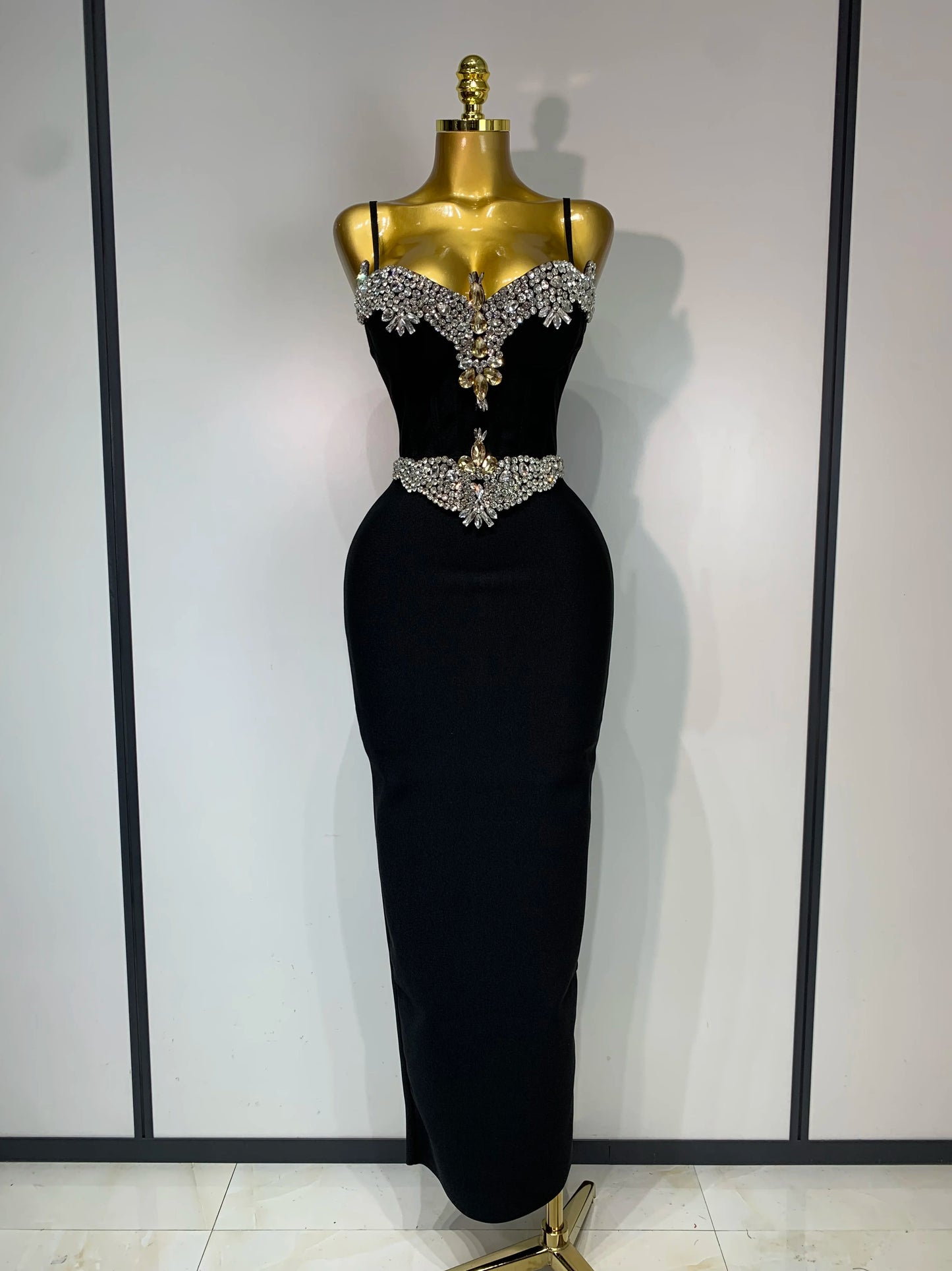 Robe moulante, robe sexy avec strass dos nu
