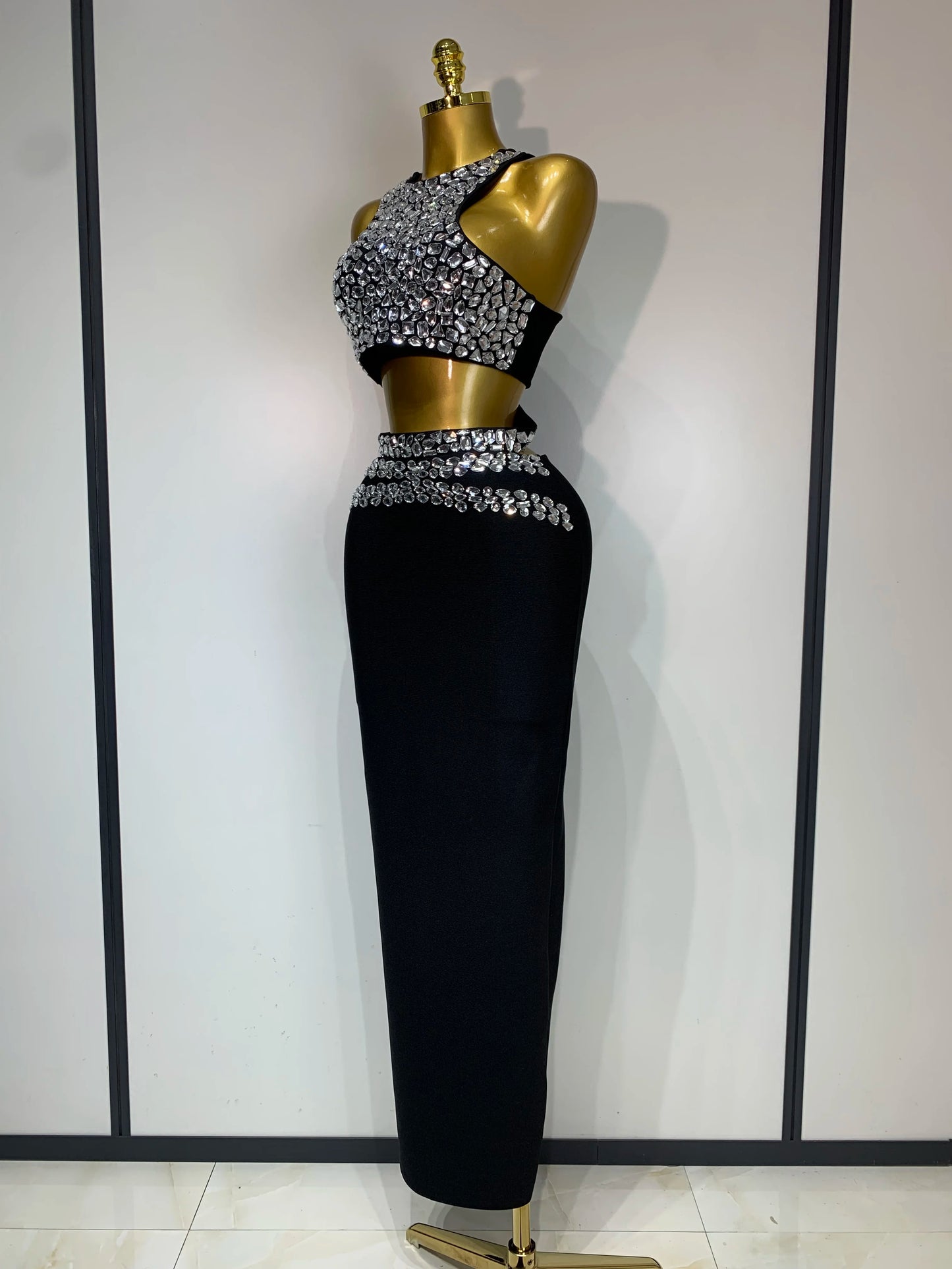 Robe longue moulante à cristaux scintillants