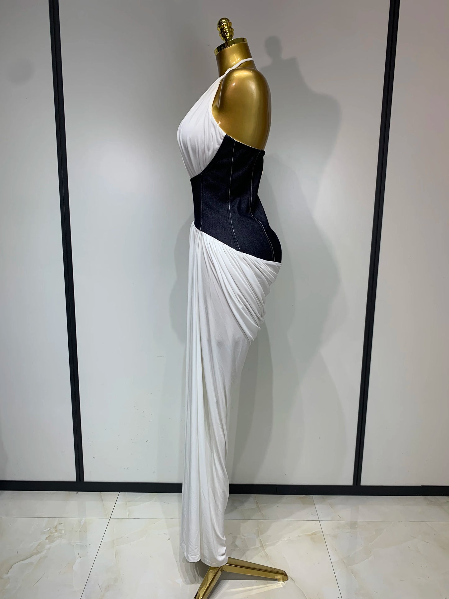 Robe longue sexy dos nu avec fente sur le devant