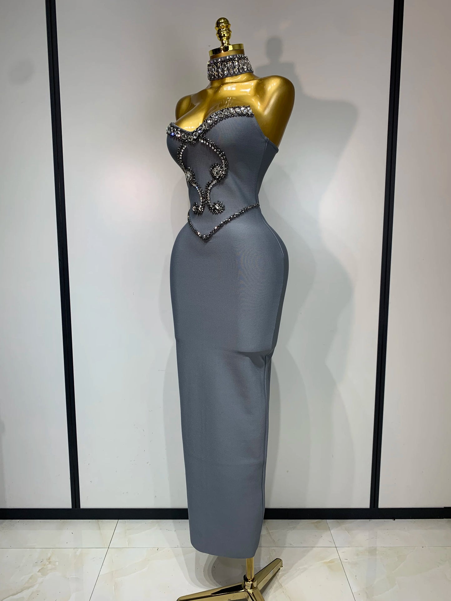Robe bustier à perles de haute qualité avec collier bandage