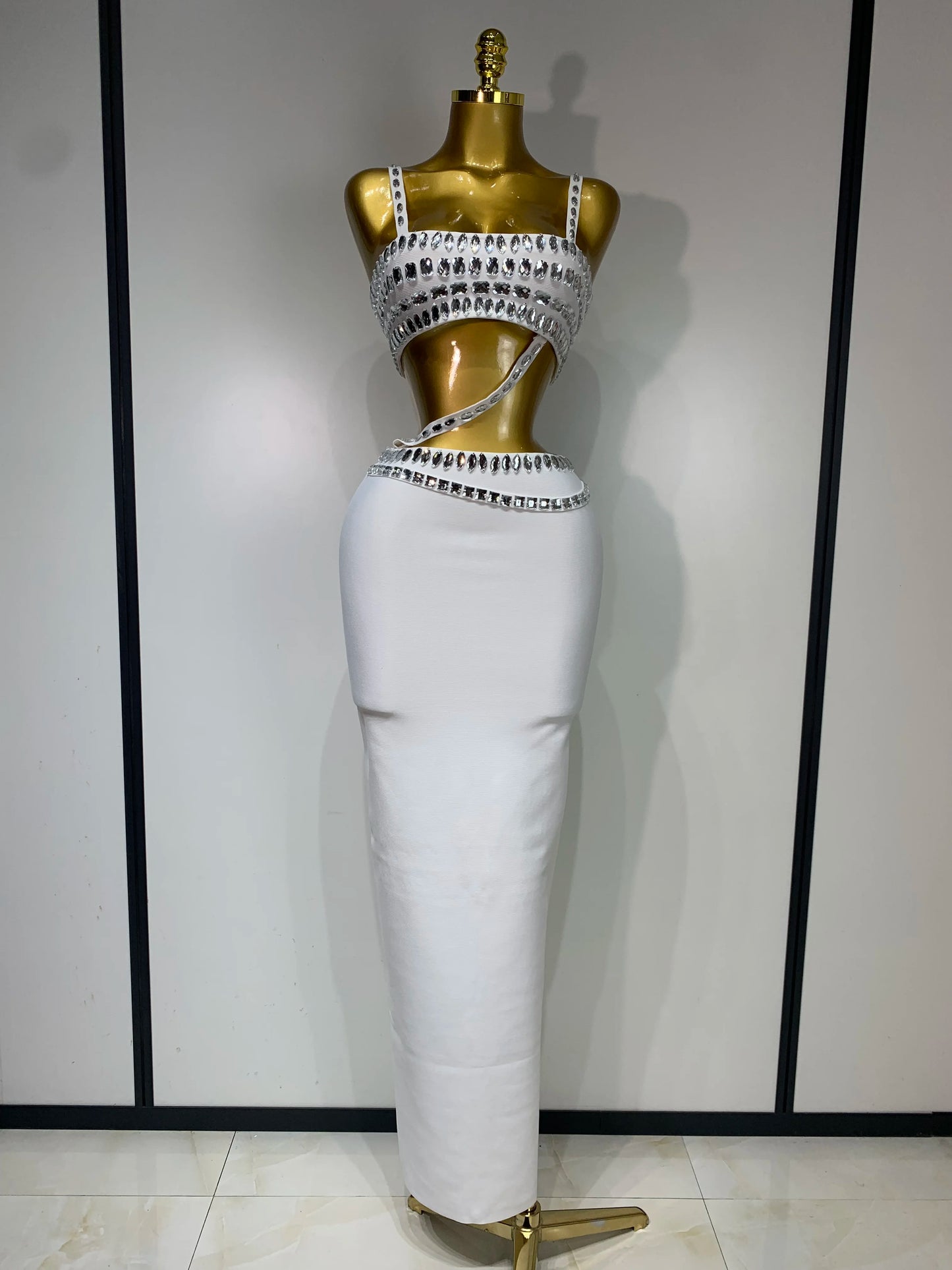 Robe longue moulante à cristaux scintillants