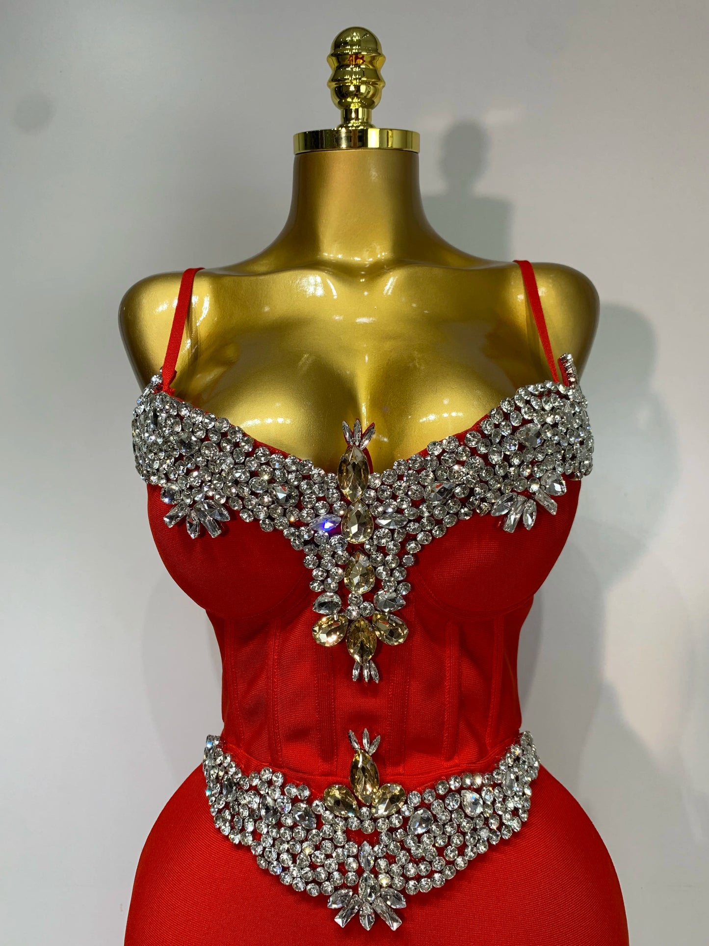 Robe moulante, robe sexy avec strass dos nu